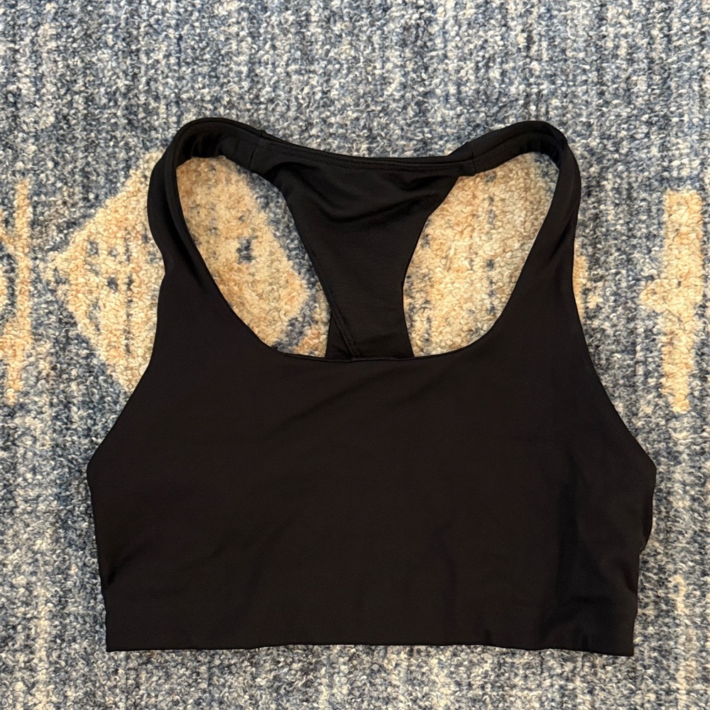Lululemon Athletica Invigorate Bra with Clasp - Picture 2 of 5